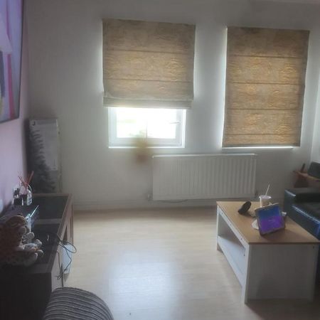 Nice 2 Bed Apartment Лондон Екстериор снимка